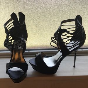 NWOT Size 10 Ellie Black Criss Cross Stiletto.